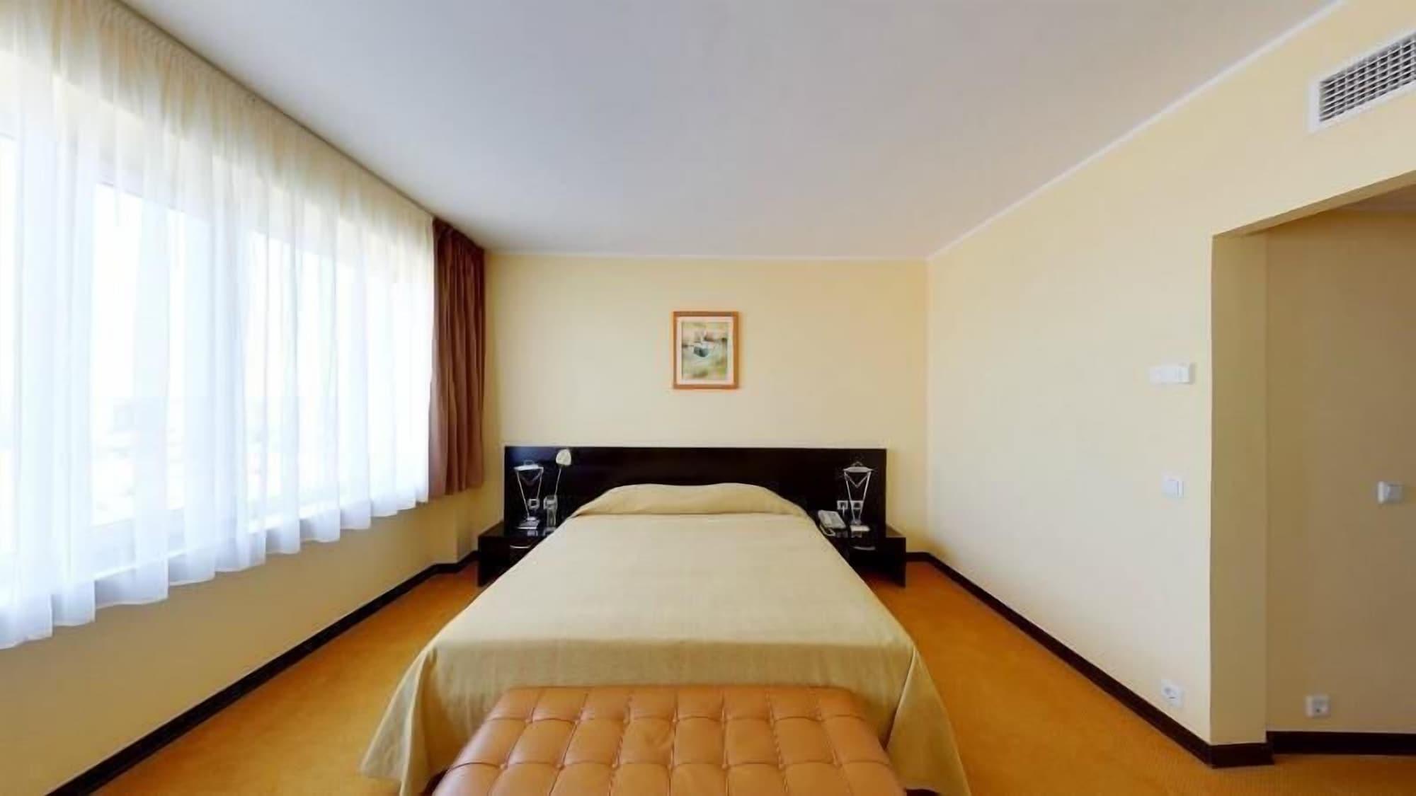 Hotel Continental Timisoara Ngoại thất bức ảnh