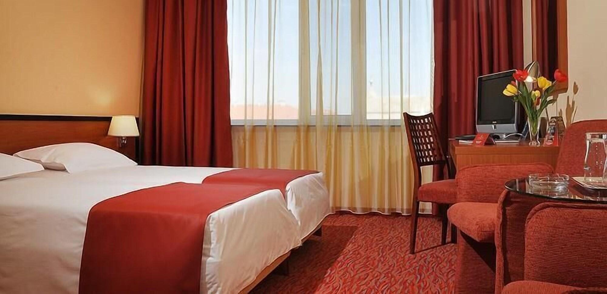 Hotel Continental Timisoara Ngoại thất bức ảnh